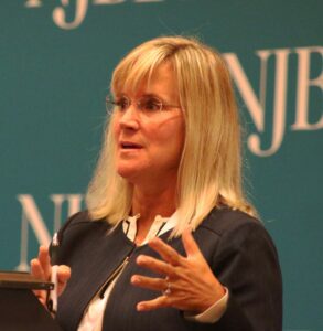 Attorney Susan Hodges of Parker McCay presenting at NJBIA's Leave Laws 2.0 seminar